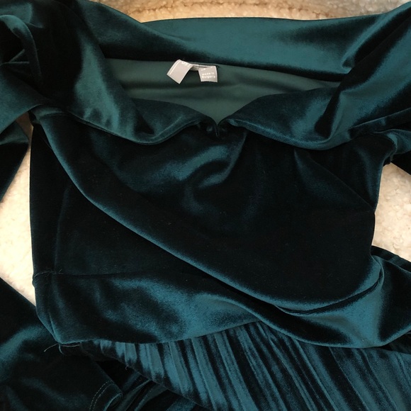 Velvet Dress - Picture 2 of 3